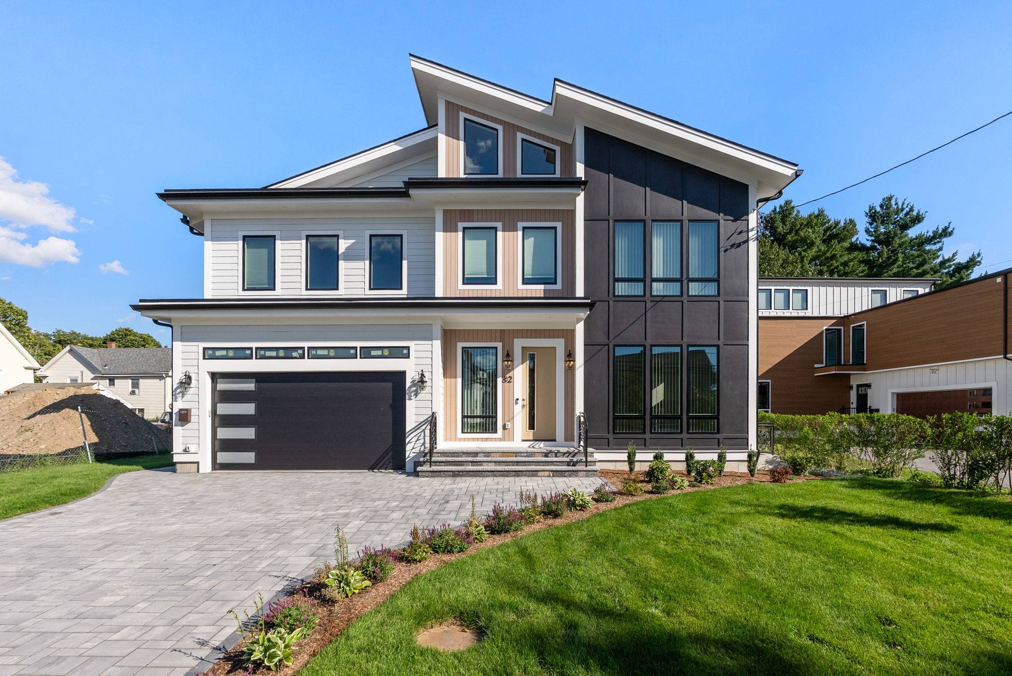 82 Lexington Street, a home Oasis built new from the lot